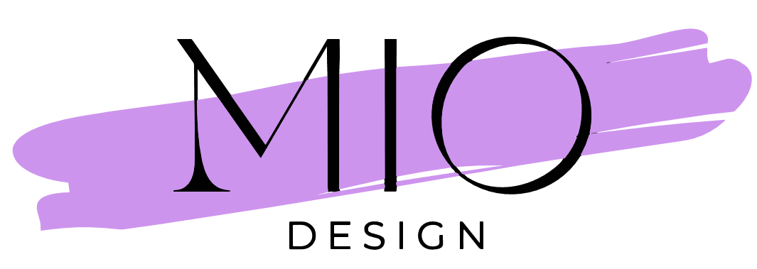 Logo von MIO-Design, Hintergrund lila im Vordergrund in Großbuchstaben MIO
