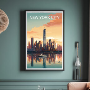 Gerahmtes Travel Poster, das die Skyline von New York mit dem Freedom Tower zeigt, aufgehängt an einer grünen Wohnzimmerwand
