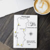 Reiseposter mit dem Umriss von Portugal, individuell anpassbar mit Passendem Reisefahrzeug, Jahr und Namen der Teilnehmer