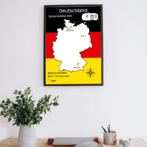 Reiseposter mit dem Umriss von Deutschland, individuell anpassbar mit Passendem Reisefahrzeug, Jahr und Namen der Teilnehmer