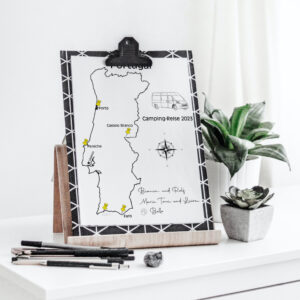 Reiseposter mit dem Umriss von Portugal, individuell anpassbar mit Passendem Reisefahrzeug, Jahr und Namen der Teilnehmer