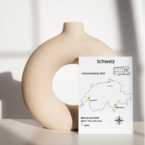 Reiseposter mit dem Umriss von Spanien, individuell anpassbar mit Passendem Reisefahrzeug, Jahr und Namen der Teilnehmer