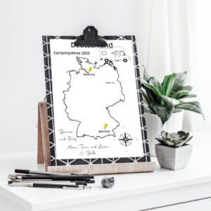 Reiseposter mit dem Umriss von Deutschland, individuell anpassbar mit Passendem Reisefahrzeug, Jahr und Namen der Teilnehmer