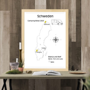 Reiseposter mit dem Umriss von Schweden, individuell anpassbar mit Passendem Reisefahrzeug, Jahr und Namen der Teilnehmer