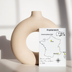 Reiseposter mit dem Umriss von Frankreich, individuell anpassbar mit Passendem Reisefahrzeug, Jahr und Namen der Teilnehmer