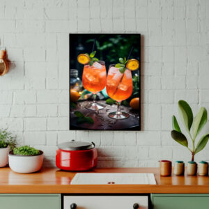 Poster Fotografie zwei Gläser, gefüllt mit Aperol Spritz mit Minze und Orange. Eiswürfel spritzen den Inhalt auf den Tisch