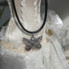 Lederband Halskette mit Metallverschluss und Anhänger Schmetterling
